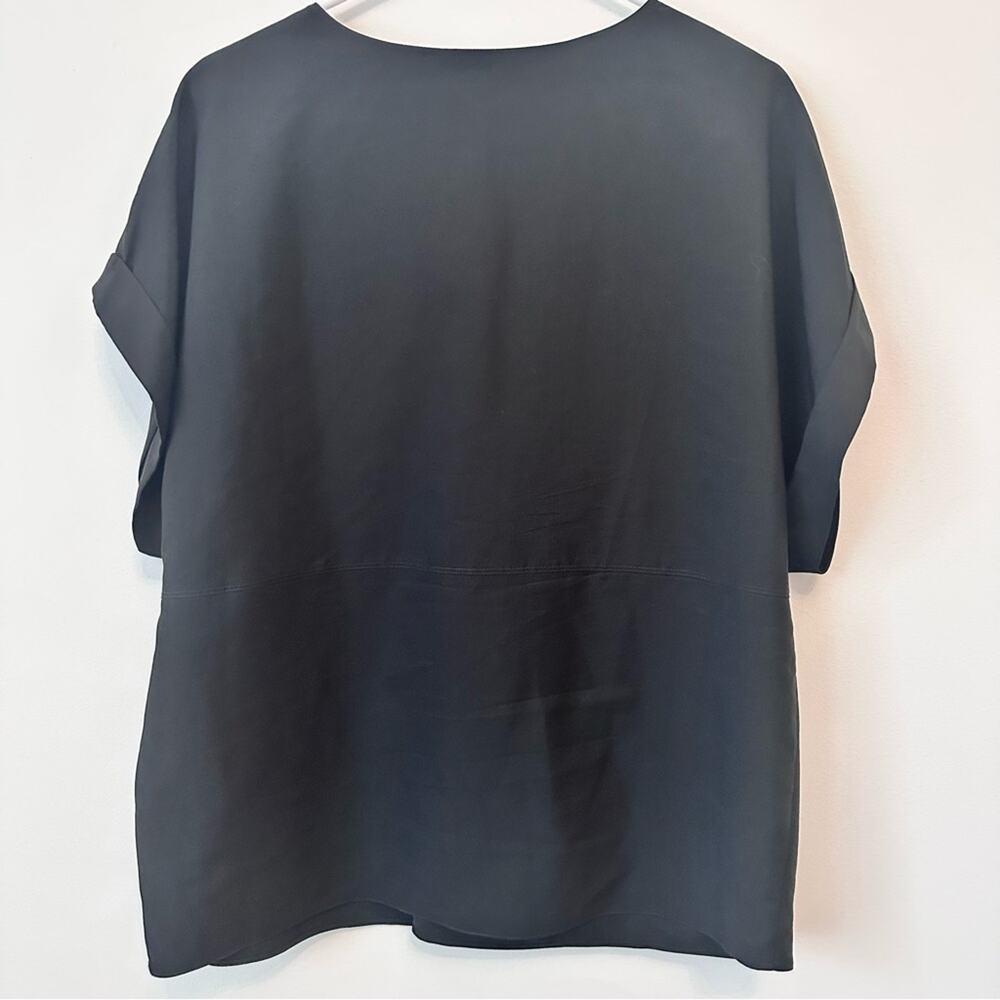 Club Monaco Blouse Top Women's Size S/P Black V-Neck Cap Sleeve Front Twist - Picture 2 of 3